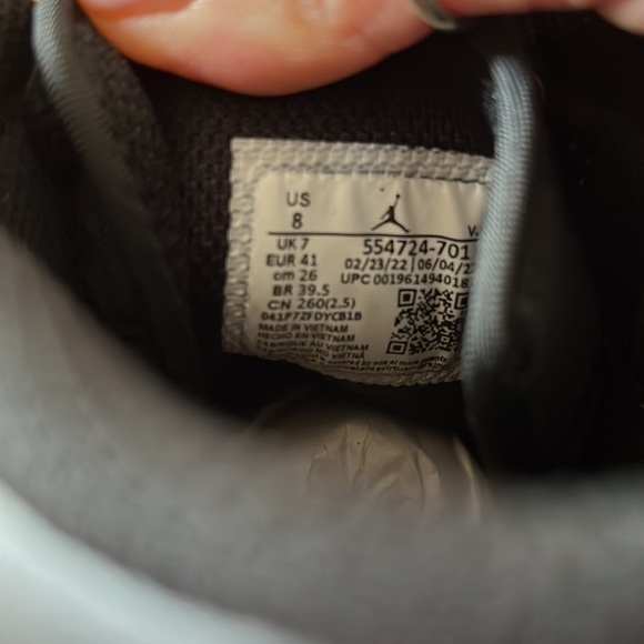 Air Jordan 1 Mid Shoes in TAXI/BLACK Combo 💛🖤 - Picture 11 of 14